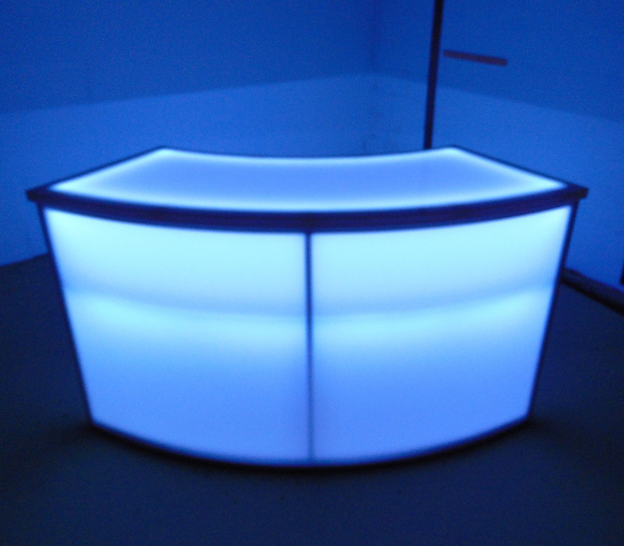 Light-Up Serpentine Cocktail Bar | LED Curved Portable Bars