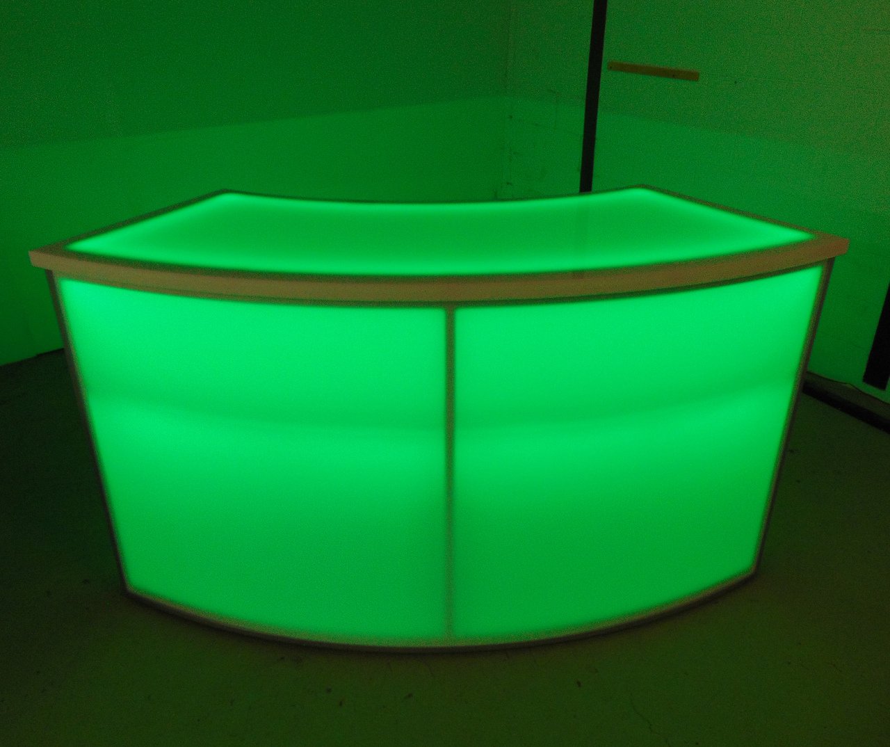 Light-Up Serpentine Cocktail Bar | LED Curved Portable Bars