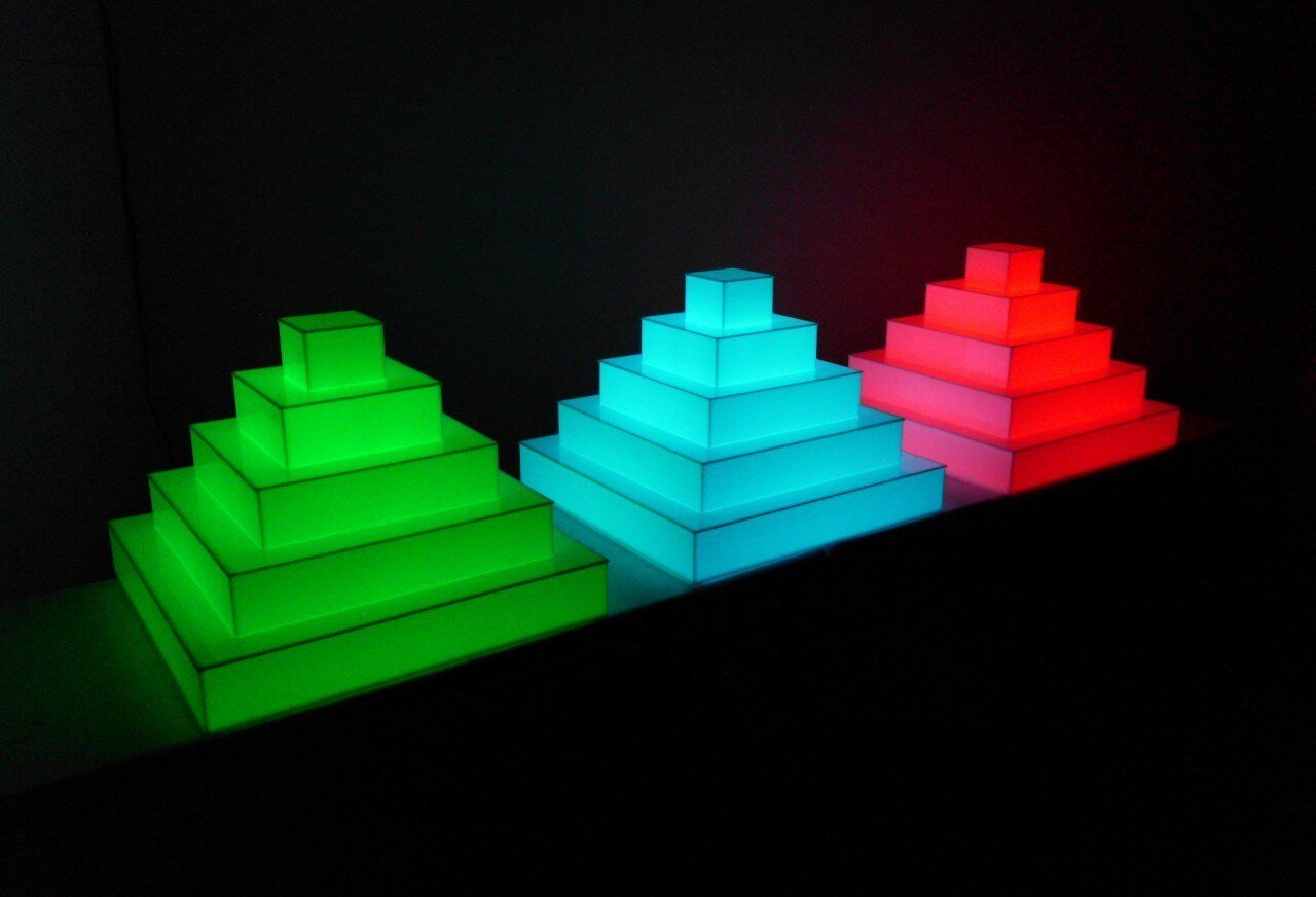 Light Up Cupcake Pyramids | LED Catering Displays