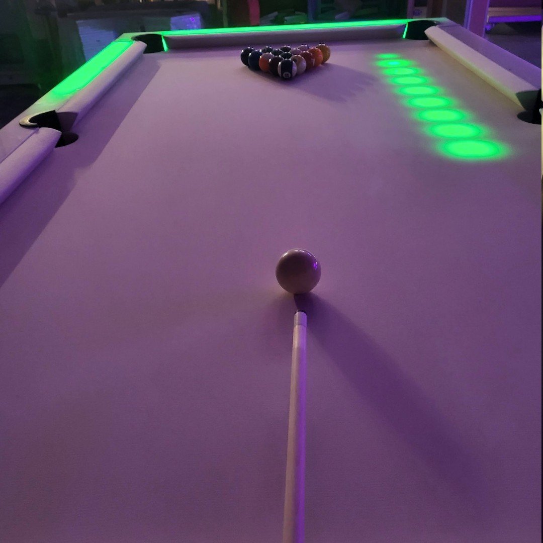 LED Billiards Table Pool Glow Green Cue Stick